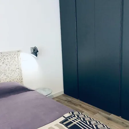 Bellhome 2 - Elegante Nel Centro Di アパート